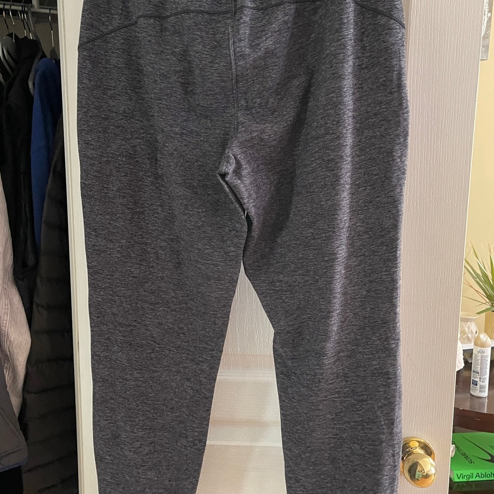 Capri length Lululemon sweatpants